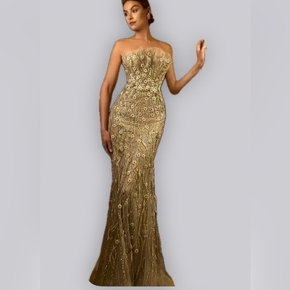 Terani Couture Dresses & Skirts - NEW Terani Couture 242GL3248 Tulle Halter Neckline Strapless Long Dress